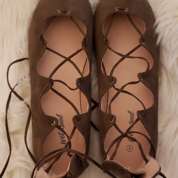 🔥🔥Taupe Ballerina Tie up Flats Size 8 - Picture 7 of 7